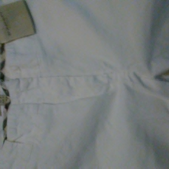 8 - White authentic Burberry Capris - Picture 1 of 3